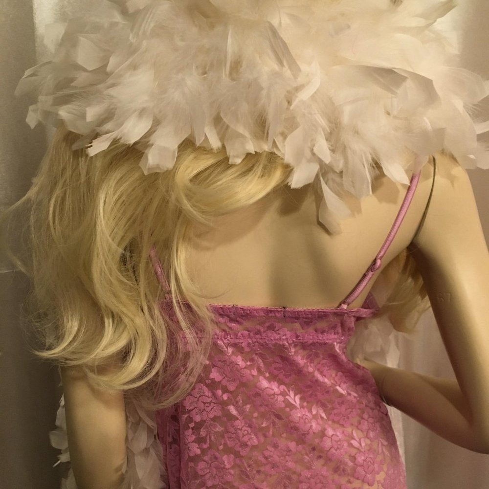 ADORABLE dream lingere and jewlery set with hello kitty details! - Picture 9 of 15